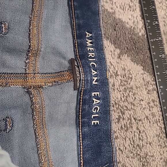 American Eagle Womens 14 Blue Denim The Dream Short Curvy Midi Distressed - Picture 8 of 12